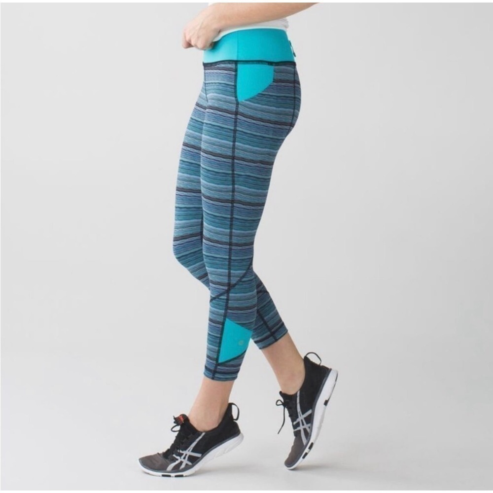 Lululemon Women's Size 4 Pace Rival Crop Dye Twist Naval Blue Peacock Leggings